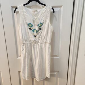 Kenji White Dress size 6  Blue and Green beaded applique design